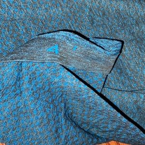 BLUE LULULEMON SWIFTLY TECH SIZE 4